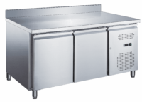 Mesa Bajo Mostrador Refrigerada 2 Puertas 1360x700x850mm con Peto Gasfrit GF053 hostelería profesional