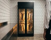 Armario Madurador Dry Aging Doble Negro Infrico AGB1402MDAB - instalado en cocina de restaurante