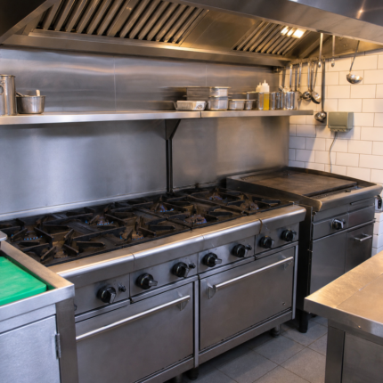 Cocinas industriales en un ambiente profesional