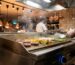 plancha industrial a gas en cocina profesional