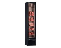 Expositor de carne Infrico SC160ME con piezas de carne en sus 5 estantes